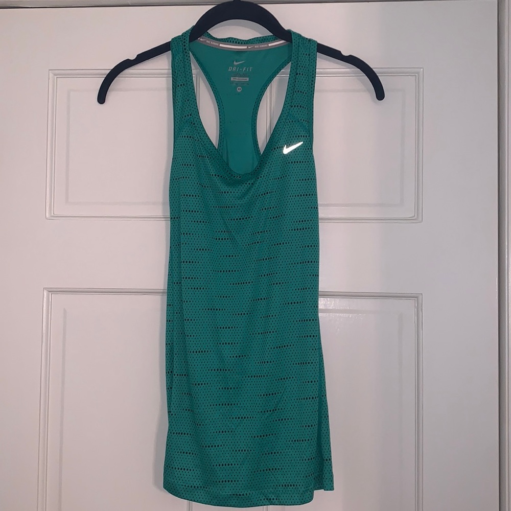 Nike women’s athletic running green tank top
